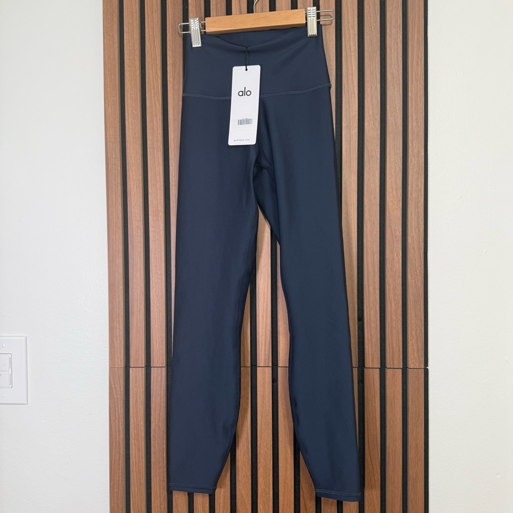 Alo Navy Airlift Leggings NWT - Picture 4 of 8